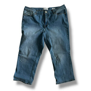 Nine West Women's Blue Missy Light Wash Denim Chrystie Capri Jeans Size 16